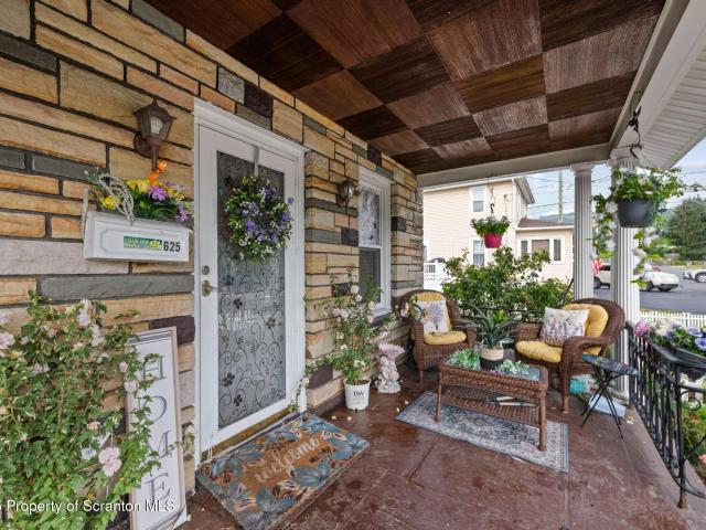 House for sale in Blakely, Pennsylvania