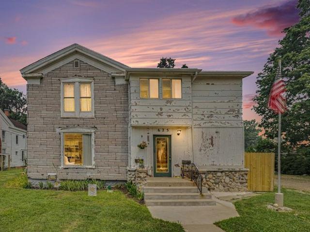 House for sale in Paw Paw, Van Buren County