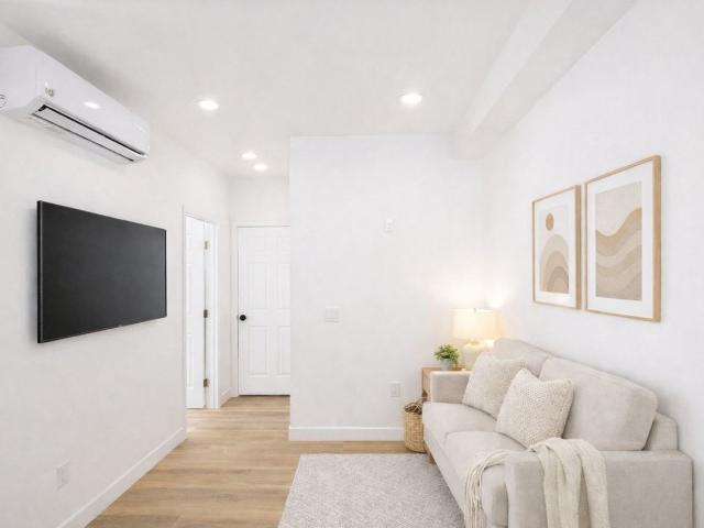 Apartment for rent in Long Beach, California