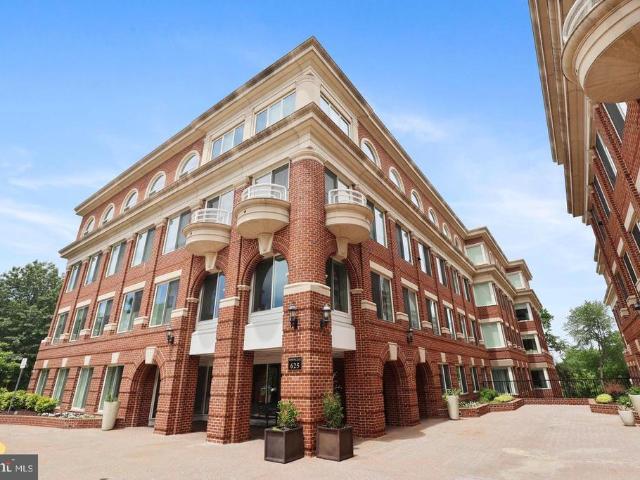 Condo for sale in Alexandria