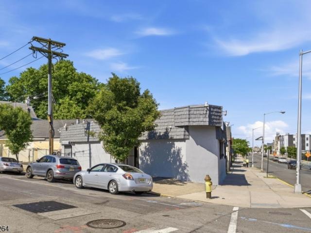 Commercial for sale in Newark, New Jersey