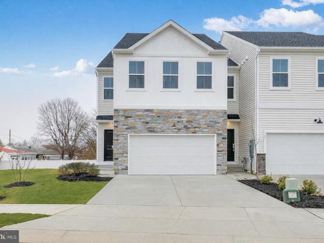 Townhouse for sale in Delaware