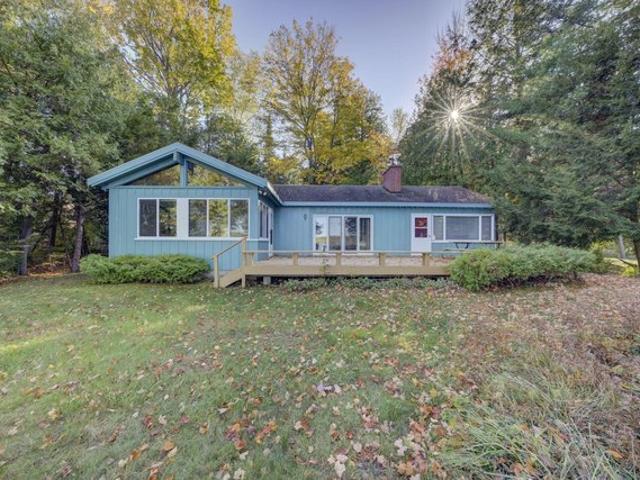 House for sale in Lake Leelanau, Leland Township
