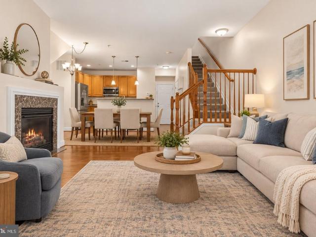 Condo for sale in Market Center, Haymarket