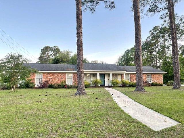House for sale in Douglas, Coffee County