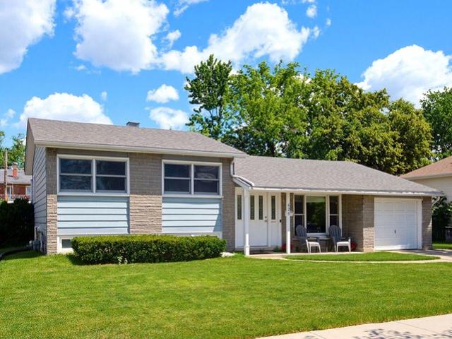 House for sale in Des Plaines, Illinois