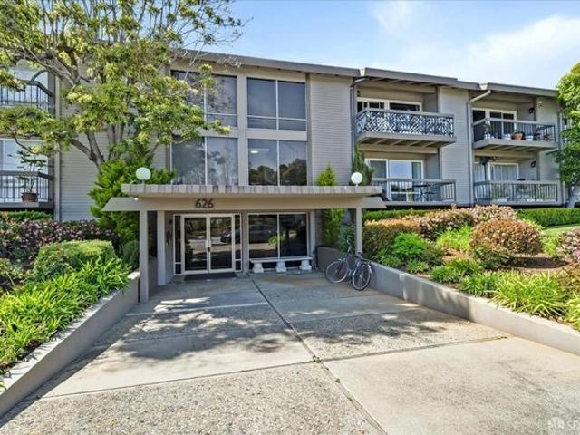 Condo for sale in San Mateo, California