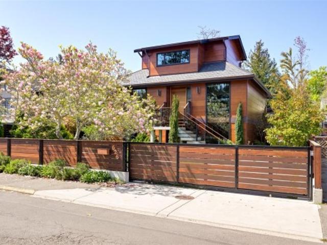 House for sale in Oak Bay, British Columbia