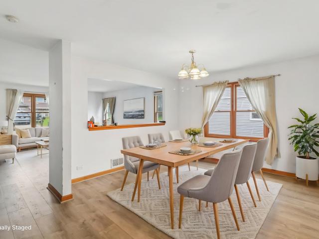 House for sale in Mundelein, Lake County