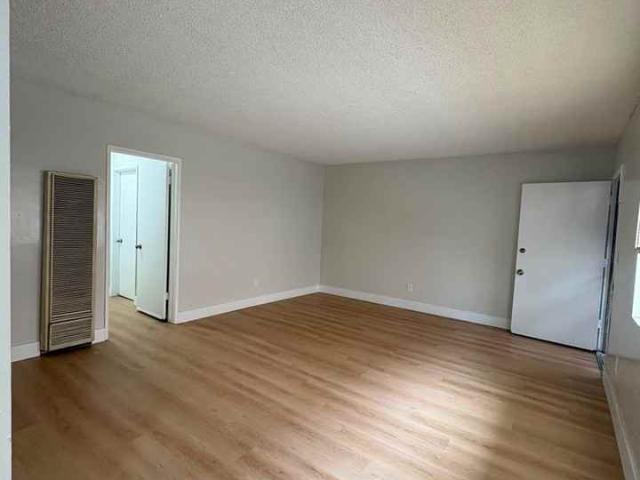 Apartment for rent in Canoga Park, California