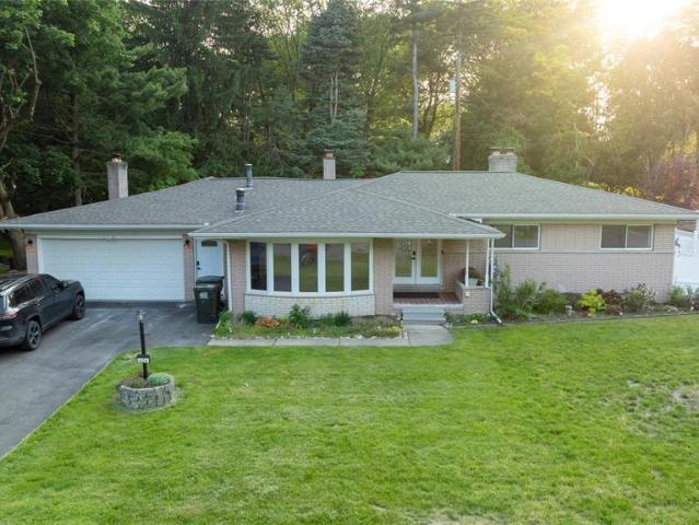 House for sale in Rochester Hills