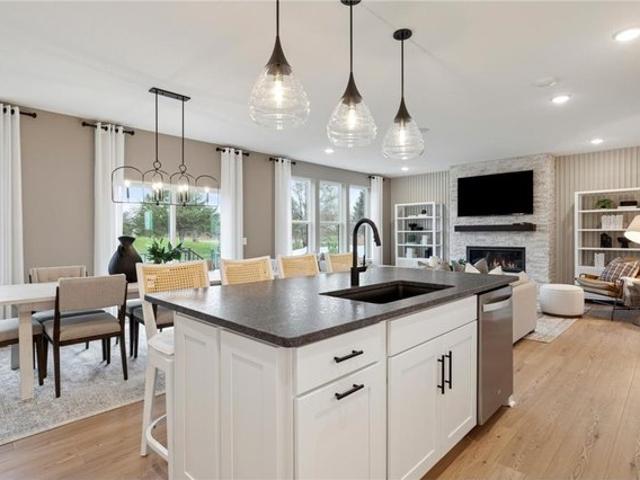 House for sale in Calarosa, Cottage Grove