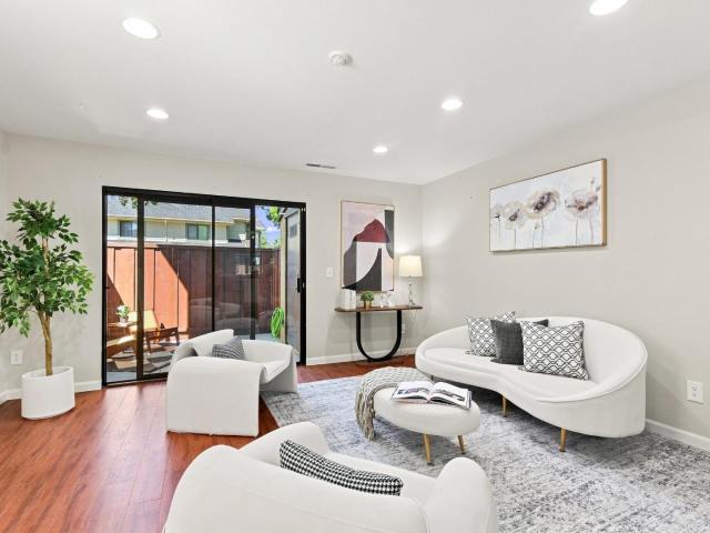Townhouse for sale in Newark, California