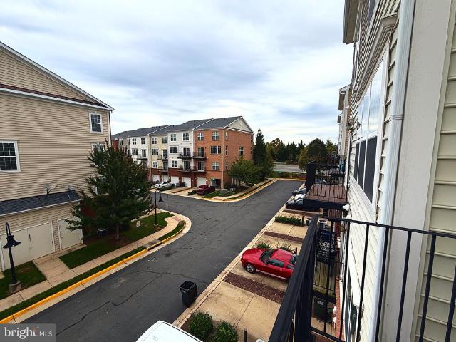 Condo for sale in Market Center, Haymarket