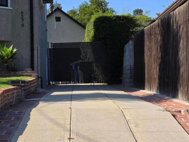 Property for rent in Canoga Park, California