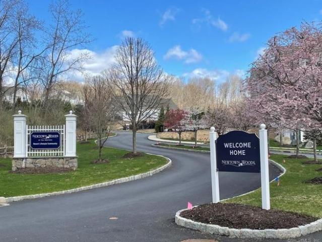 Condo for sale in Newtown, Connecticut