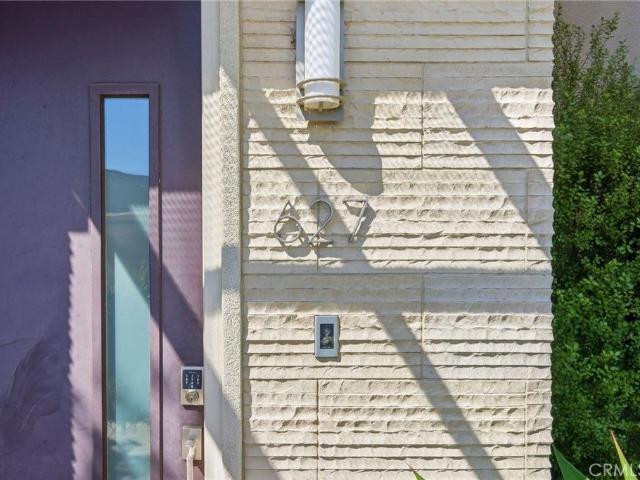 Condo for sale in Costa Mesa, California