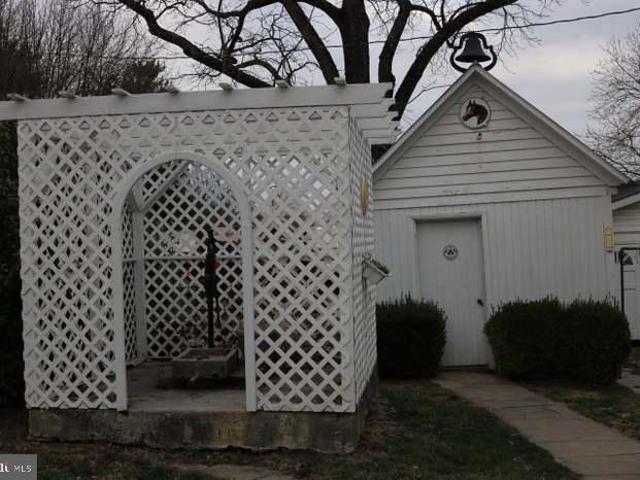 House for sale in Hedgesville, West Virginia