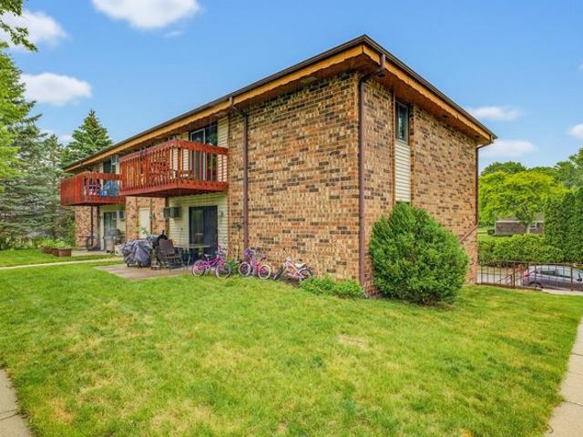 Condo for sale in Hartland, Wisconsin