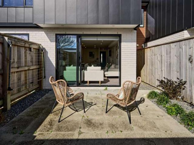 Townhouse for sale in Days Bay, Wellington