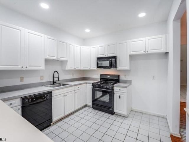 Townhouse for sale in Parsippany, New Jersey
