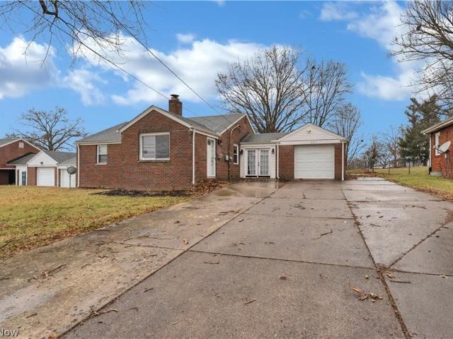 House for sale in Struthers, Ohio