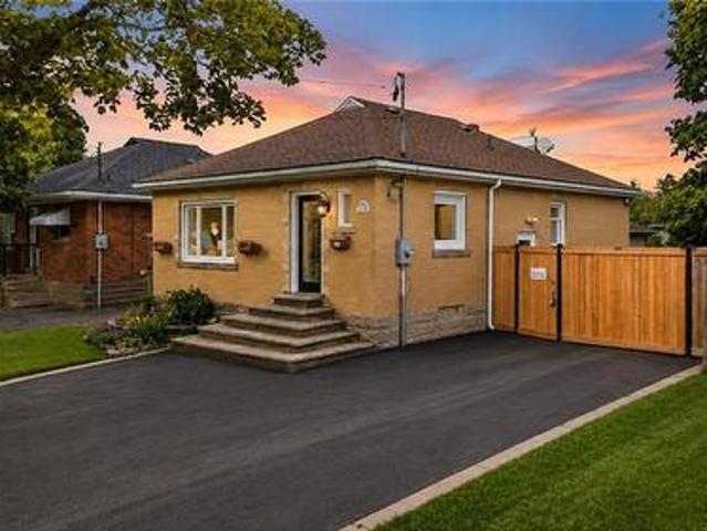 House for sale in Ancaster, Ontario