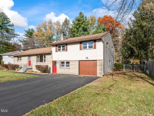 House for sale in Guilderland, New York