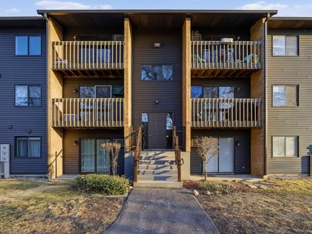 Condo for sale in Mchenry, Illinois