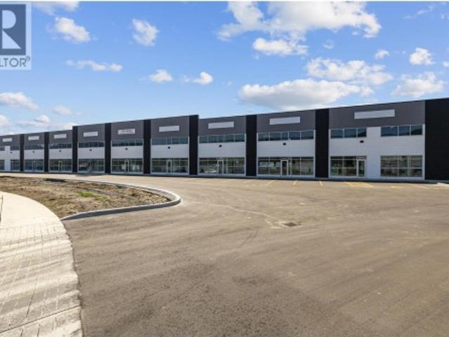 Commercial for rent in Winfield, British Columbia