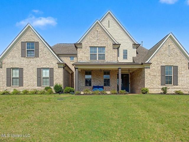 House for sale in Nesbit, Mississippi