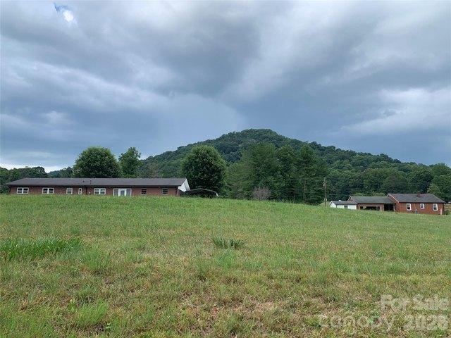 House for sale in Hiddenite, North Carolina