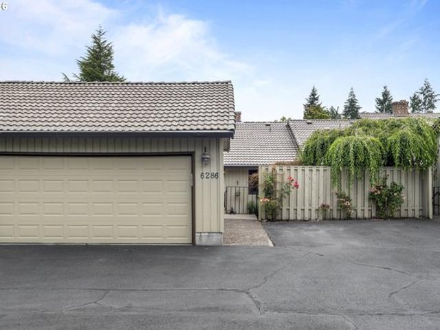 Condo for sale in Oregonia