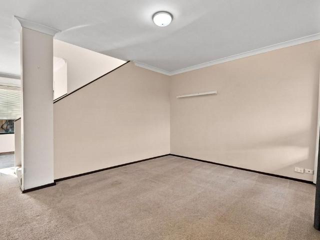 Townhouse for rent in Como, Western Australia