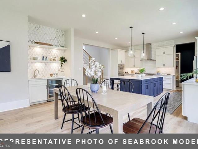 House for sale in Addison Heights, Arlington