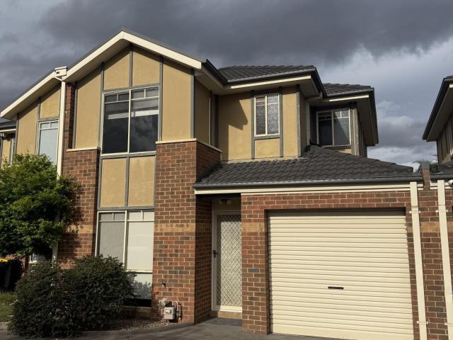 House for rent in Parkwood Green, Melbourne