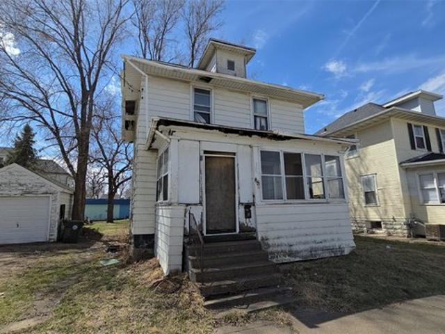 House for sale in Waterloo, Iowa