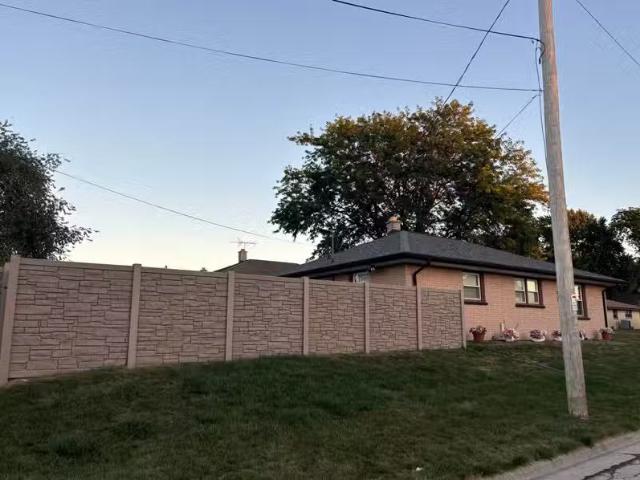 House for sale in Oak Creek