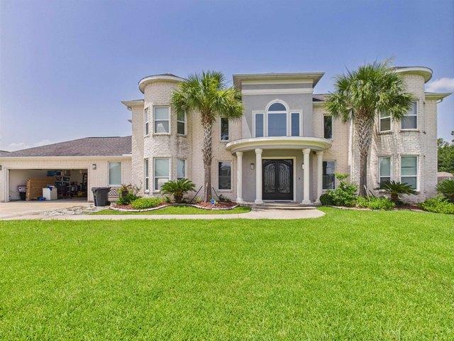 House for sale in Bridge City, Texas