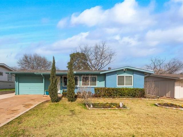 House for sale in Hurst
