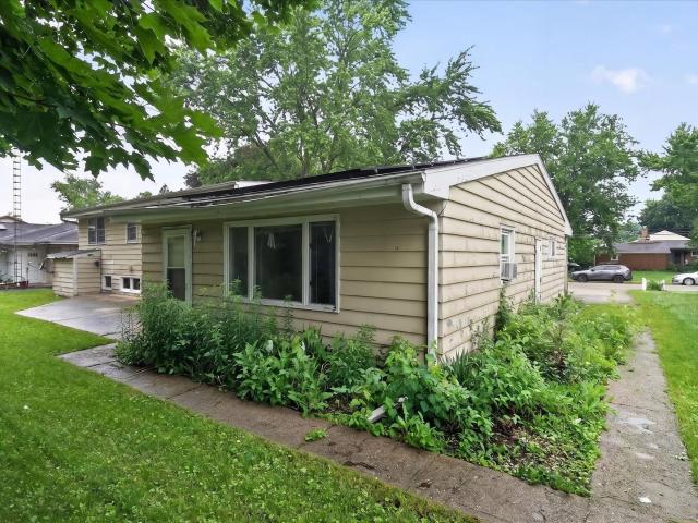 House for sale in Dekalb, Illinois