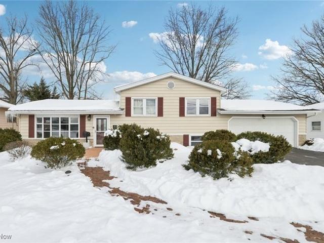 House for sale in Campbell, Ohio