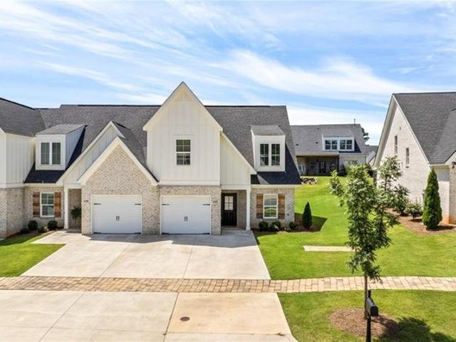 Townhouse for sale in Auburn, Alabama