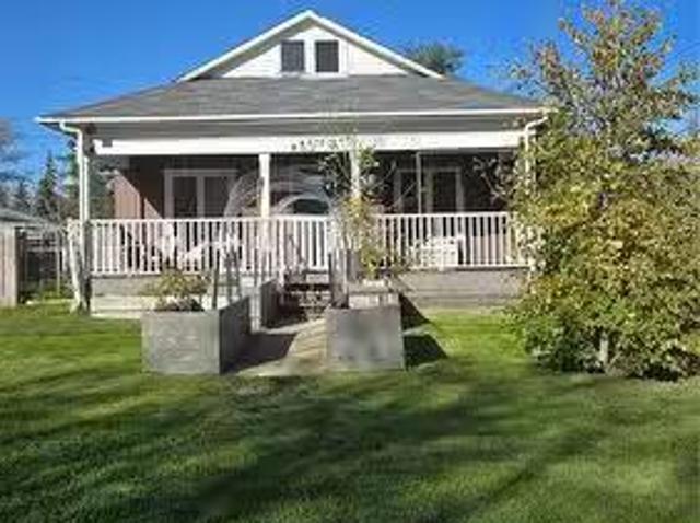 House for sale in Oxbow