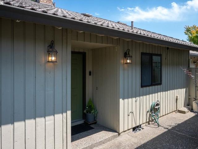 Condo for sale in Oregonia
