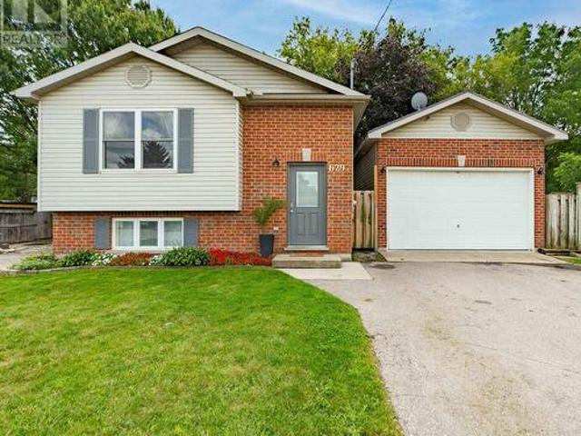 House for sale in Lucan-biddulph, Ontario