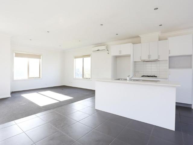 Townhouse for rent in Camerons Creek, Victoria