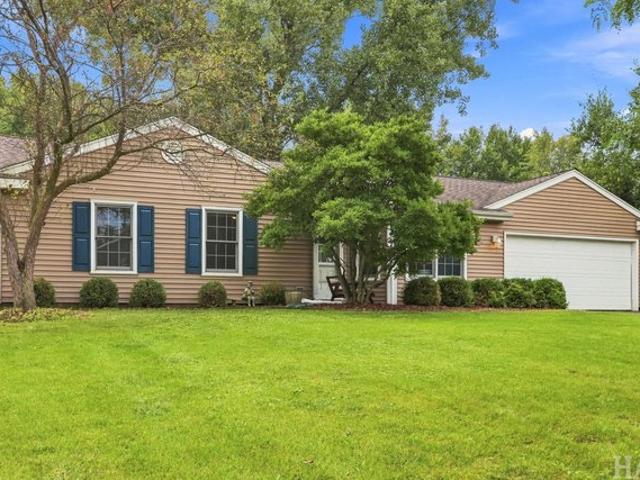 House for sale in Island Lake, Illinois
