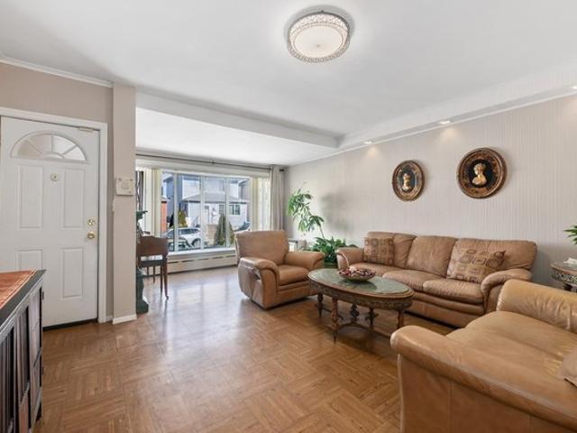 House for sale in Throggs Neck, New York