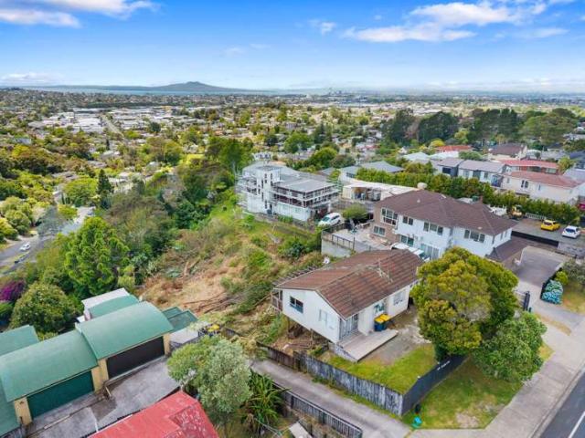 House for sale in Wairau Valley